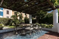 Villa Indipendente, a Picco sul Mare
