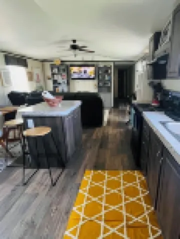 Charming Cottage I on Dickinson Bay