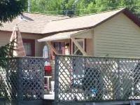 Cozy Retreat. 1 Bedroom House,  Welcome!May 1st -Nov 1st  Internet & Wifi