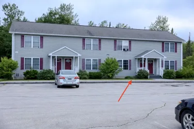 MaineStay Central Bangor Townhouse Near airport & Acadia Park w washer & dryer, Hotels near Paul Bunyan Statue