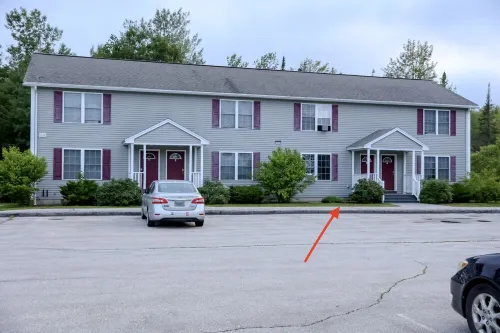 MaineStay Central Bangor Townhouse Near airport & Acadia Park w washer & dryer,