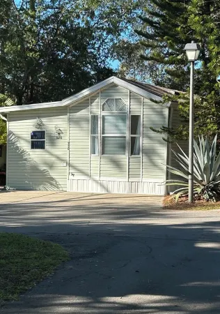 Beautiful Cottage! Your Home Away From Home.  4 miles from Disney, Kissimmee