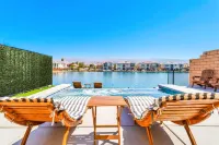 Lakefront with privet Pool 4 master