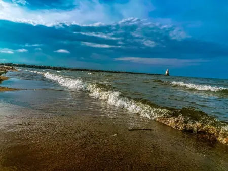 Snowmobile Ski Trails Close. 3 Bed 2 Bath! Enormous Kitchen!