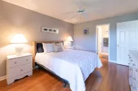 Relaxing 2BR 2BA Condo on Golf Course w/ balcony 브룩그린 가든스 주변 호텔
