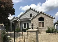 Lakefront Home on Crooked Lake, Beautiful Views and Plenty of Space and Hot Tub!