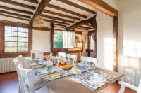 Dream 6-bedroom Villa with private tennis court, Sauna & Jacuzi.