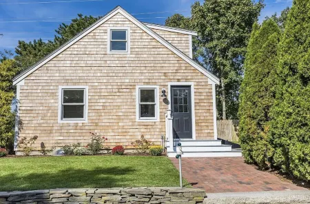 Luxury Cape Cod retreat - 5min to beach!