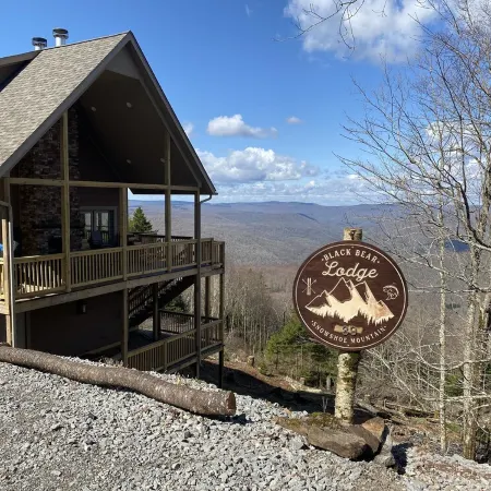 6Br Luxury Lodge • 300 ft to Cupp Run • Hot Tub Sunsets • 3 Decks & Views