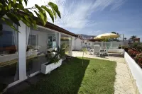 La Casita-very quiet location with stunning sea views and heated pool Hotels near Finca Tabaquera El Sitio