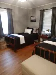 Nice retreat, in a quiet neighborhood in the Brushy Mountains!
