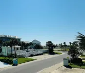 Steps to the Beach, Pool & Pier – Your Pensacola Escape with Hot Tub