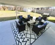 Relaxing 4B Home big yard near Ft Worth, AT&T Stadium Hotels near Pier 1 Imports