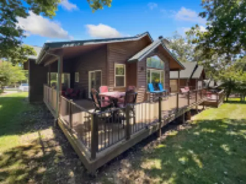 Cozy cottage inside the Premier Old Kinderhook Golf Resort