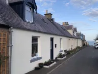 Charming fishermans cottage within minutes of beach and harbour Hotels in Eyemouth