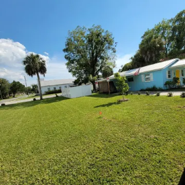 In walking distance from Three Sister's Springs,<br>Hunters Springs, & Kings Bay