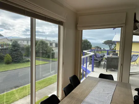 Ocean View Family Retreat Отели рядом с достопримечательностью «APOLLO BAY SCENIC REST»