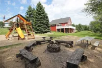 PRIVATE Luxury Lake Home with 5+ BR and Gourmet Kitchen-22 Foot Pontoon Included