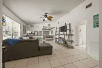 2BR Retreat close to beach with private backyard