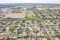 3BR Stylish Retreat en route to Yosemite, Centrally Located in Merced!