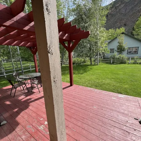 Spacious 3B/2BA house w/ fenced yard+mountain view