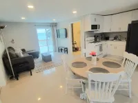 Modern Retreat on Lake Superior, close to snowmobile trails Hotels in Baraga Township