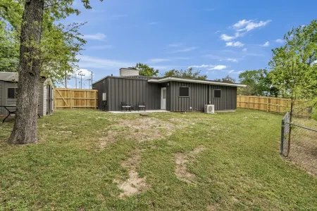 Midtown Retreat - near Texas A&M...Updated!