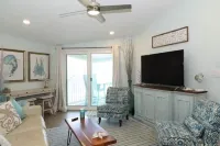 🌞 Beautiful Condo on Pensacola Beach with water view of Villa Sabine Bay