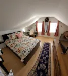 Peaceful, pet friendly and newly remodeled Geneva home
