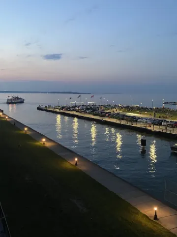 Sparkling clean, family friendly condo right on the water! Cedar Point View!