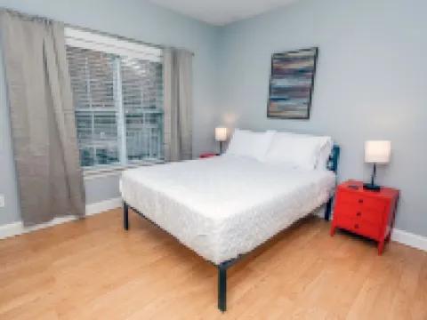 *New* Charming 2BR Lake Norman Condo near Charlotte Hotels in Cornelius
