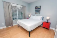 *New* Charming 2BR Lake Norman Condo near Charlotte Hotels in Cornelius