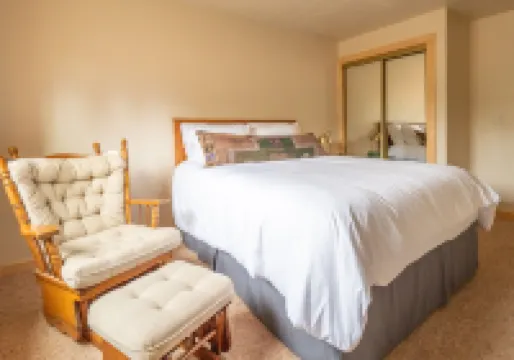 Woodland Views + Spacious Layout + Gameroom // Sleeps 12 in Beds