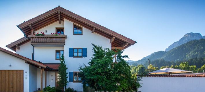 F comfort apartment in maisonette style, fantastic view, prime location Hotele w: Füssen