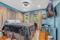 Celebrity Owned, 1800 sq. Feet, Art Filled Beachfront Property.
