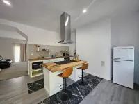 Remodeled 1890 original 2 bed in Wheeling w partial views of the Ohio River. Hotels in Wheeling