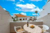 1 bdr apartment with heated pool, close to the beach, Complex Garden City