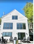 4BD 4.5BA Pet-Friendly Riverfront Home Hotels in Saco
