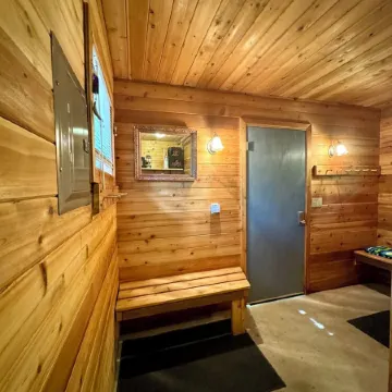 SandRiver Cabin -Relax on the mouth of the SandRiver with views of Lake Superior