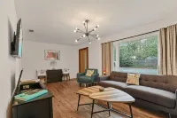 Awesome House & Minutes from Historic Downtown McKinney!!