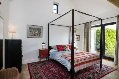 Delightful newly converted dairy Hotels near Tunbridge Wells Sports Centre