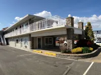 Summer 2025 Season ! Walk to the Beach!