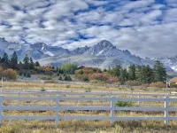 Rustic Cabin, Amazing  Views of the Mountains, with sled hill - STR 2022-092