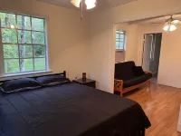 Cozy Camp w/ Fire Pit, Grill and Waterfront View of River. Pet Friendly! Hotel a Parrocchia di Tangipahoa