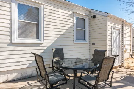 Cozy House in Gallatin City Limits