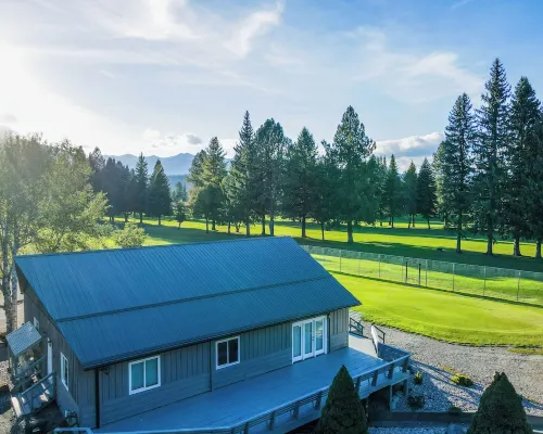 Sleeps up to16! Family Friendly! Newly Renovated, steps from the Golf Course! Hotels in Libby