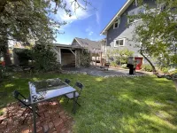 1912 Historic Ballard Craftsman5 Bed • 2 Bath • Yard • Parking Hotels in Ballard