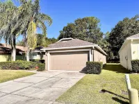 Fast wifi 2 GB, pool, gym, golf, B-ball, tennis court, playground and more. Hotel in zona Wesley Chapel - The Grove 16
