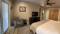 Mountain View Retreat on 10 Private Acres, Minutes from all things Bend!