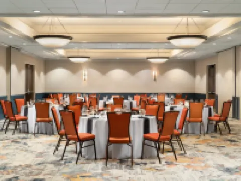 DoubleTree by Hilton Hartford - Bradley Airport Hotels in Windsor Locks